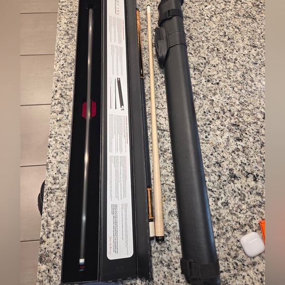 Schon Pool Cue Set - Picture 2 of 5